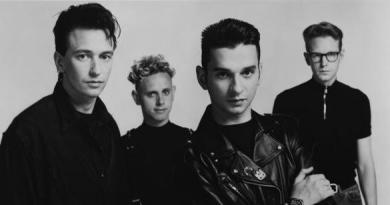 مقابلة العام الماضي مع ديف جاهان، المغني الرئيسي في Depeche Mode